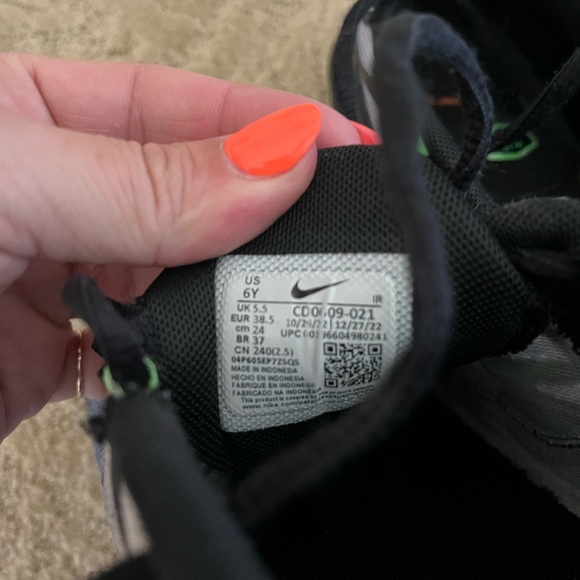 Nike Air Max Plus Remaster size 6Y - Picture 3 of 5